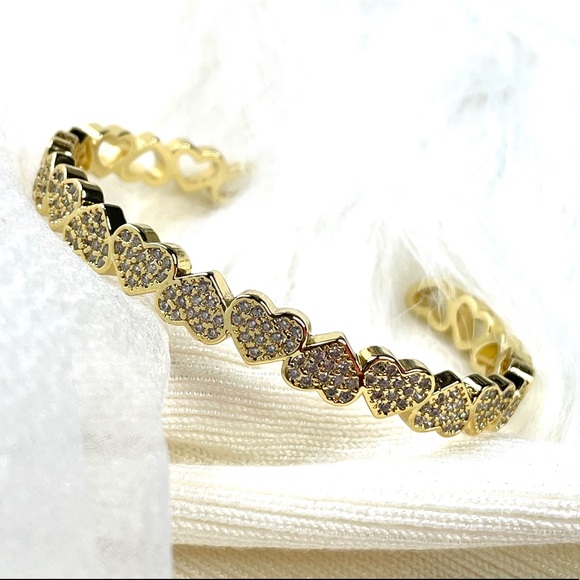 14K Amor Bangle Bracelet - Picture 1 of 3